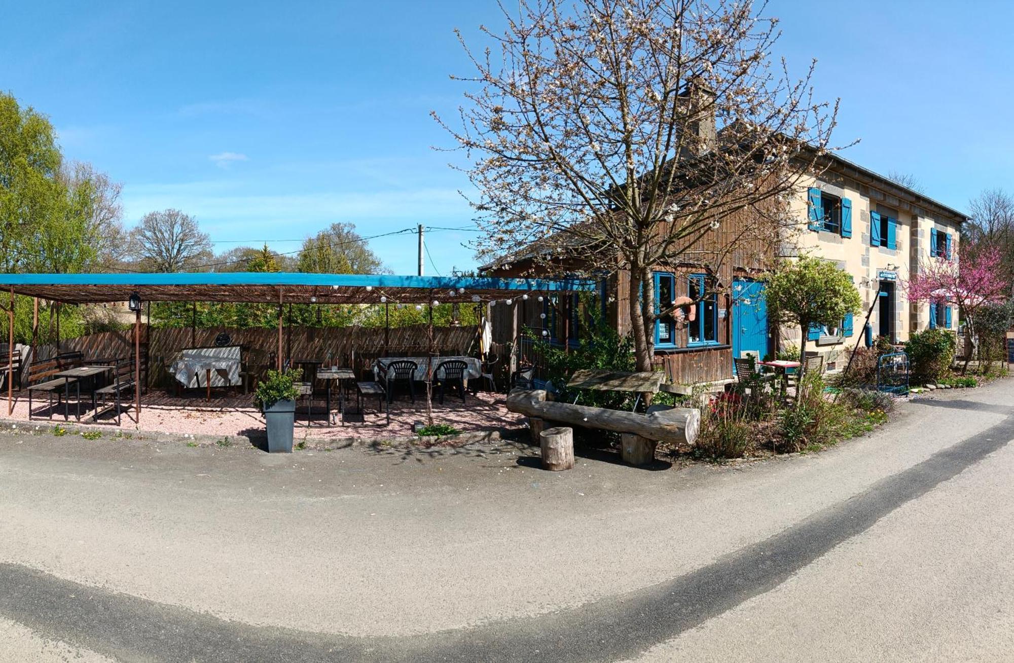 Ille Flottante, Maison Eclusiere Et Hebergements Insolites Sur Le Canal Hede-Bazouges Exterior photo